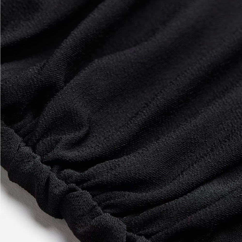 🟥 SALE 🟥

 Elegant Black Long Sleeve Dress

H&M Size M - Picture 2 of 2